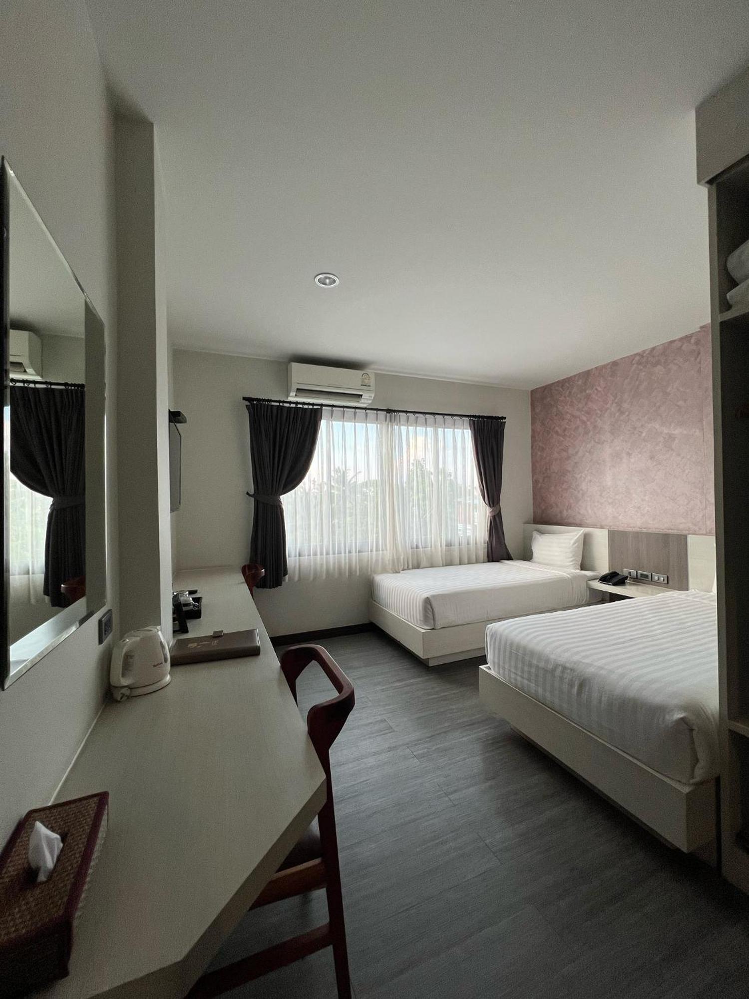 Socool Grand Hotel Nang Rong Exterior foto