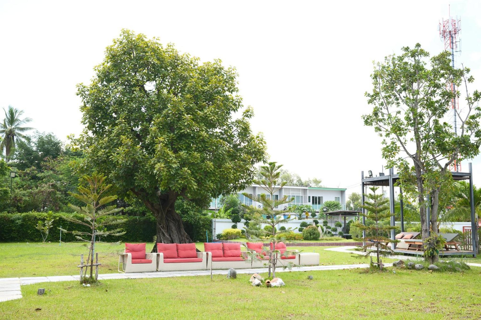 Socool Grand Hotel Nang Rong Exterior foto