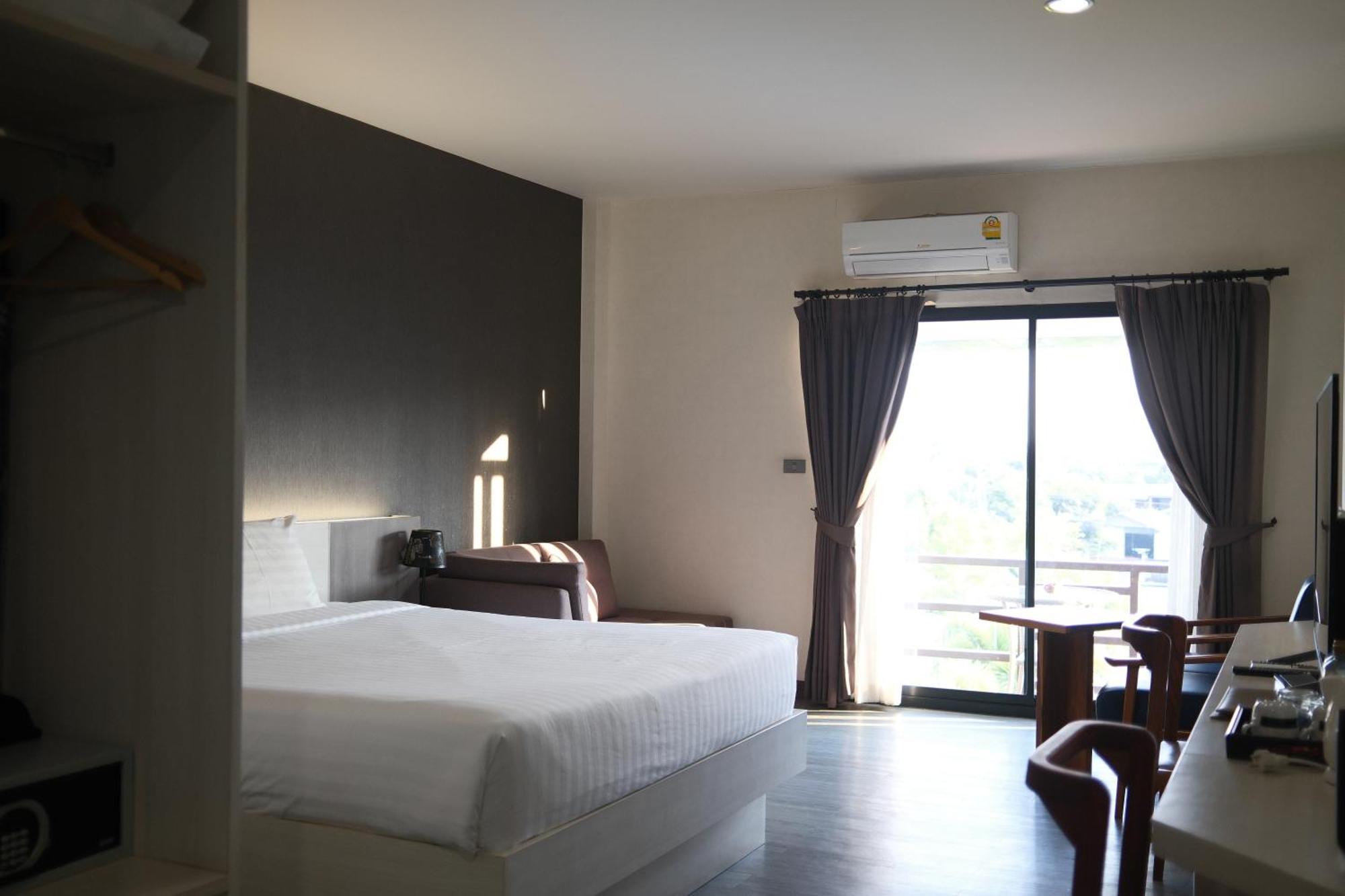 Socool Grand Hotel Nang Rong Exterior foto